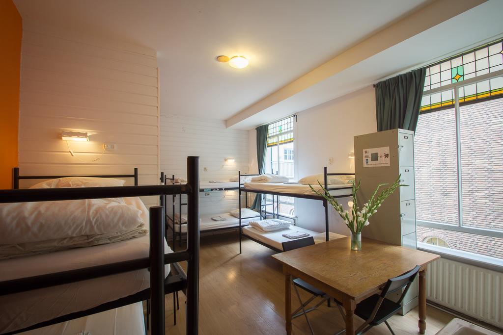 Stone Hotel & Hostel Utrecht Bagian luar foto