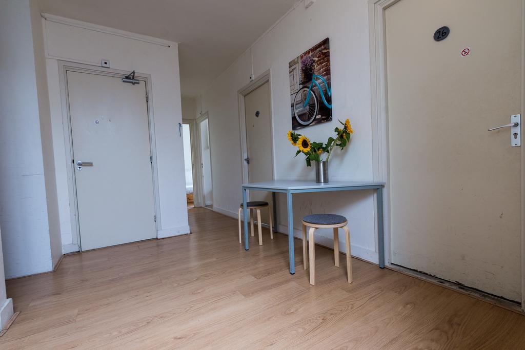 Stone Hotel & Hostel Utrecht Bagian luar foto