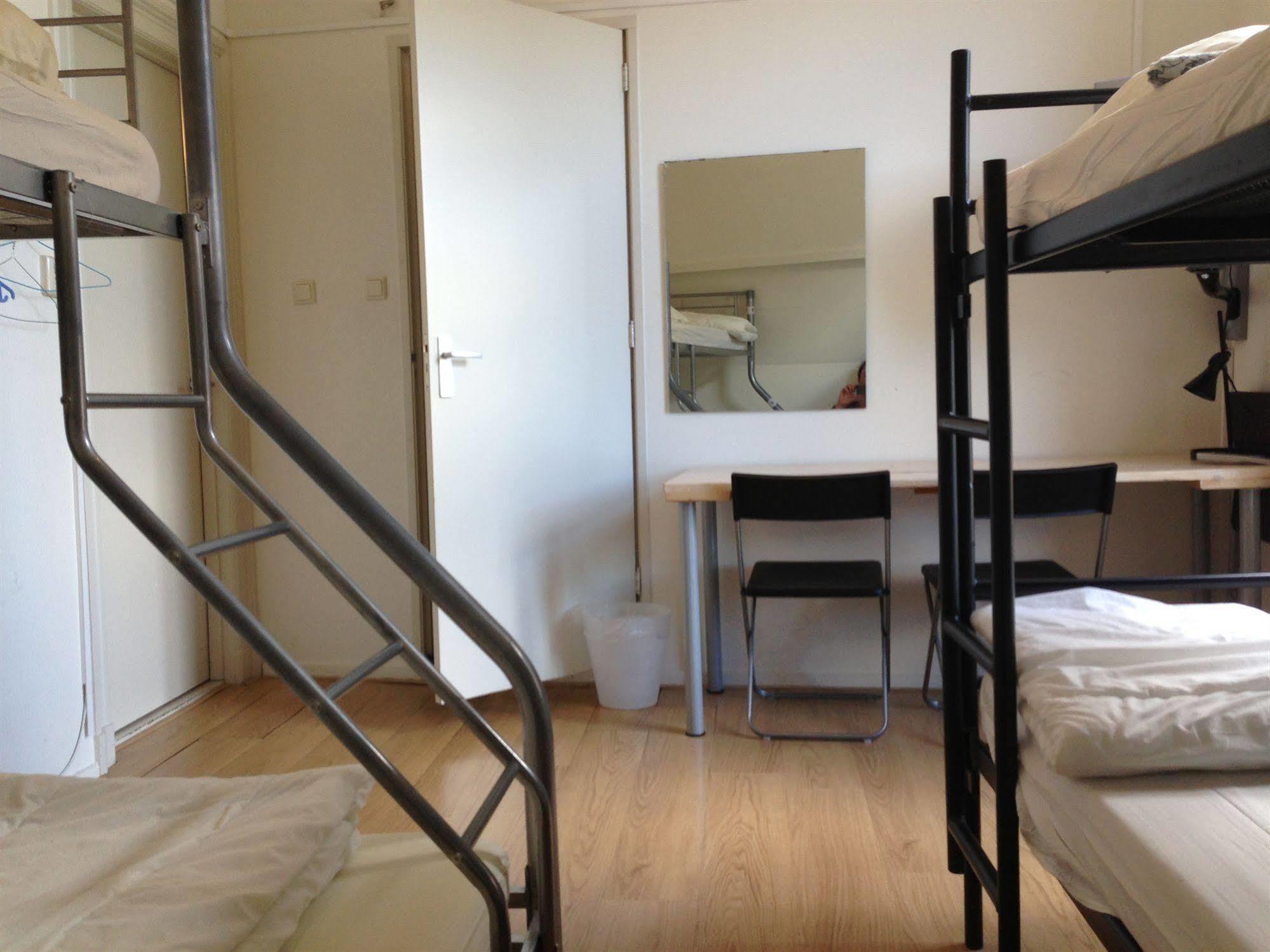 Stone Hotel & Hostel Utrecht Bagian luar foto