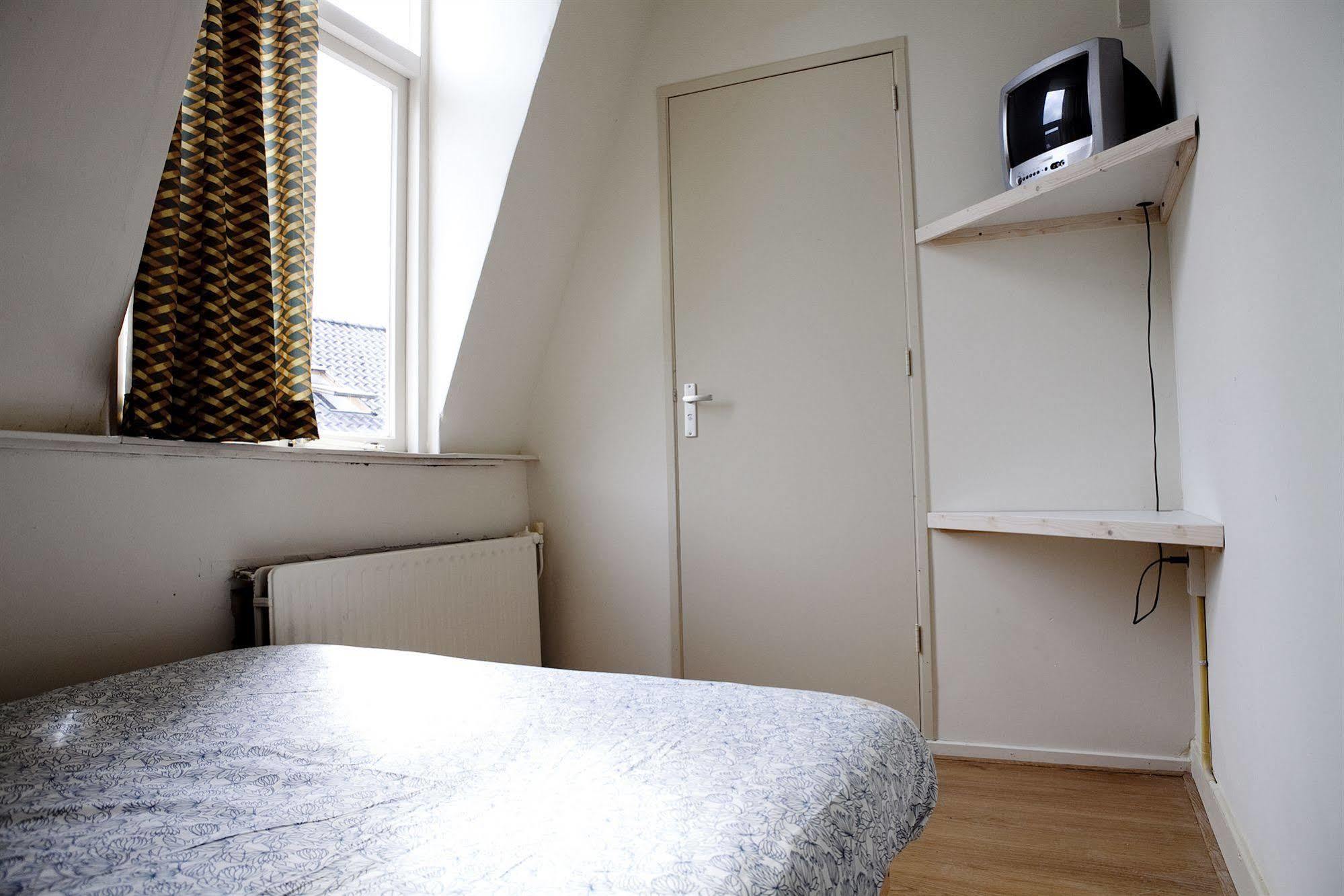 Stone Hotel & Hostel Utrecht Bagian luar foto