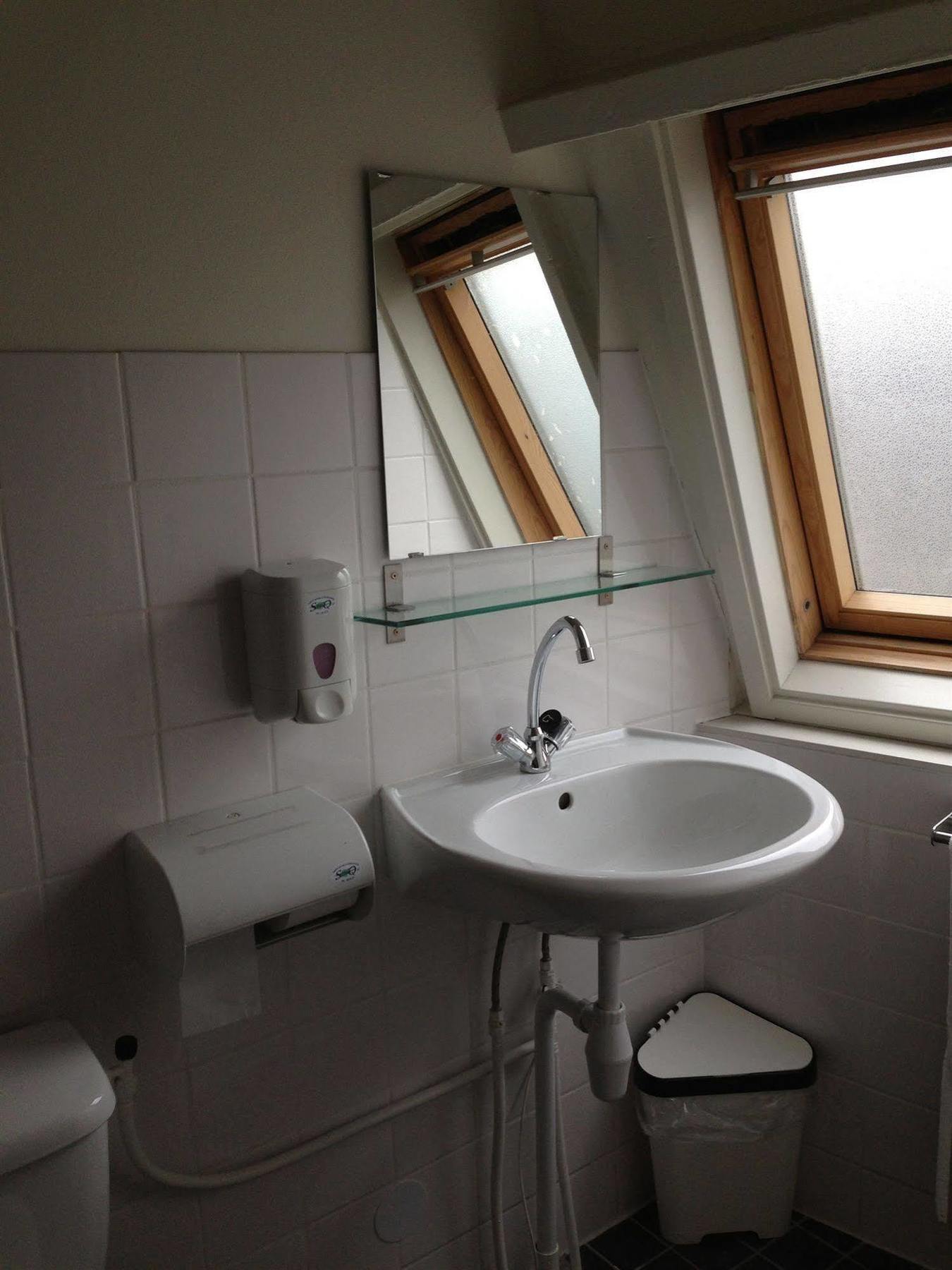 Stone Hotel & Hostel Utrecht Bagian luar foto