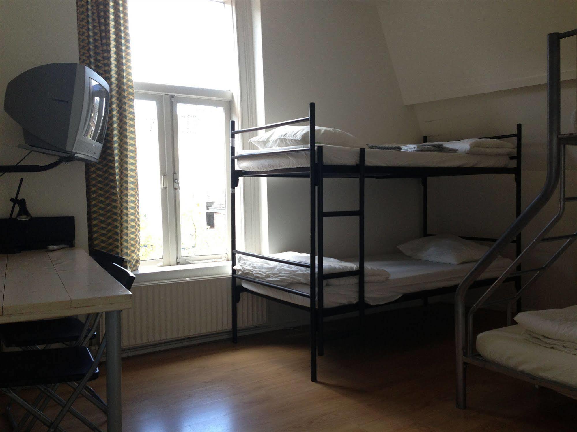 Stone Hotel & Hostel Utrecht Bagian luar foto